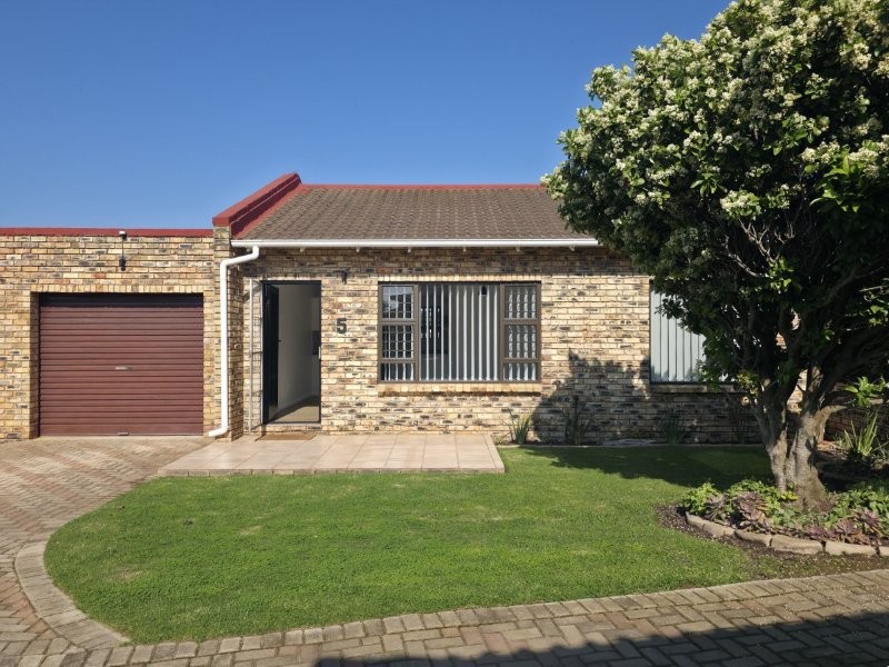 2 Bedroom Property for Sale in C Place Eastern Cape